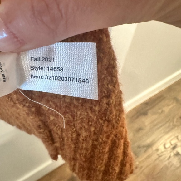 Marine Layer Women's orange/brown Cardigan - Picture 6 of 6